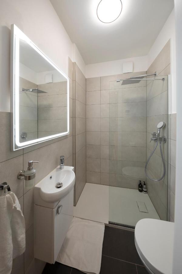 Jaybnb - Apartment Direkt Am Hafen Mit Terrasse Und Uhd Tv Dortmund Ngoại thất bức ảnh